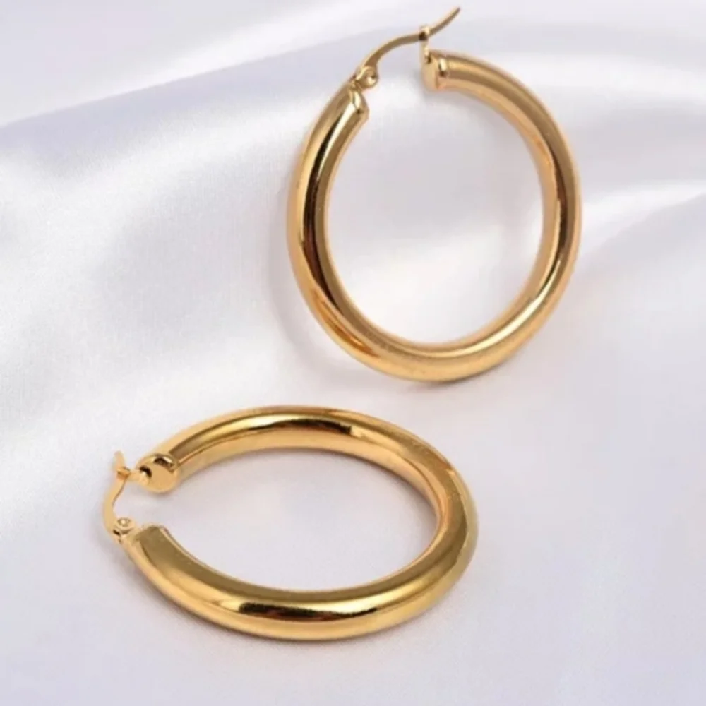 New Gold Round CLASSICAL HOOP EARRINGS - Picture 3 of 3